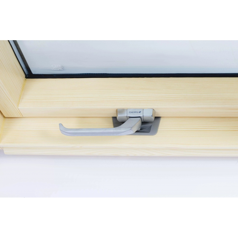Мансардное окно Fakro FTP (СH), однокамерное, 66x118 см, сосна, ручка снизу