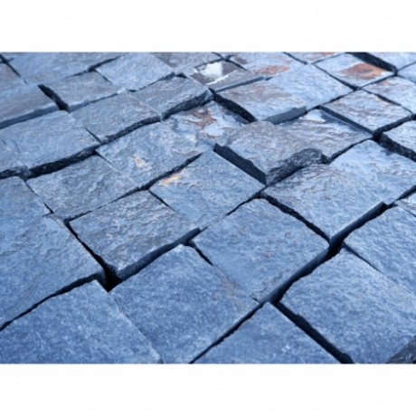 Гранитная брусчатка Габбро, пилено-колотая (пиленые 2-4 боковые грани, верх колотый) 80x80x50 мм